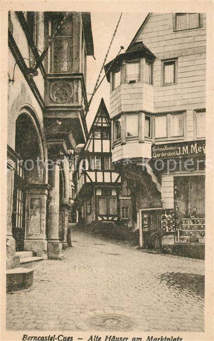 Bernkastel-Kues Alte Häuser Marktplatz