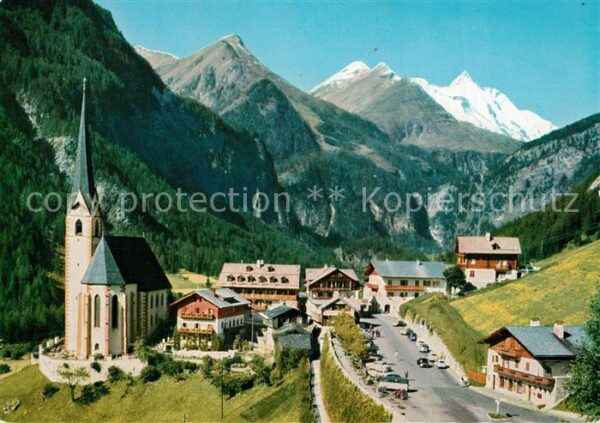 Heiligenblut Kaernten Ortsansicht mit Kirche und Grossglockne