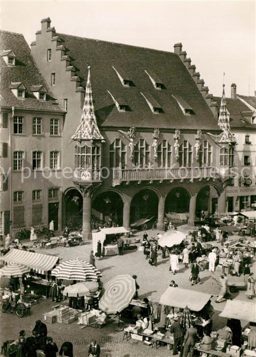 Freiburg Breisgau Markt mit historischem Kaufhaus beim Mü