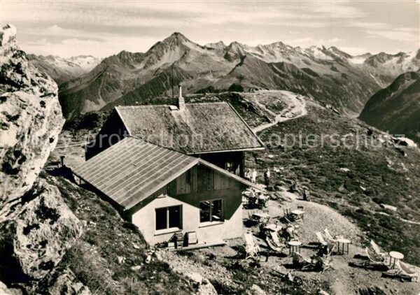 Penkenjochhuette mit Ahornspitze und Ahornklamm