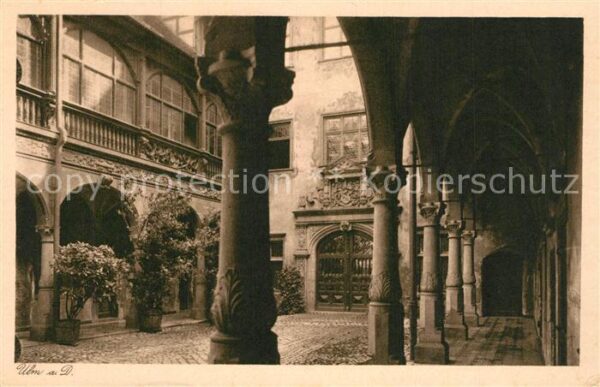 Ulm Donau Hof des Bürglenschen Hauses