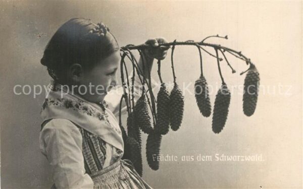 Tannenzapfen Schwarzwald Kind Tracht