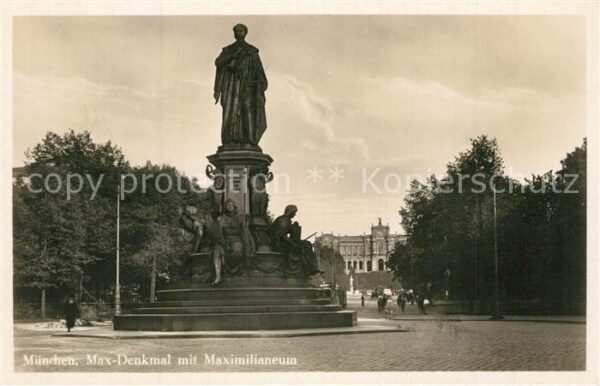 Muenchen Max-Denkmal Maximilianeum