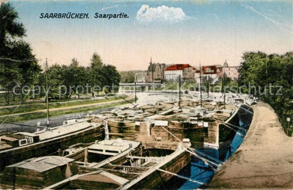 Saarbruecken Saarpartie Frachtkähne Binnenschifffahr