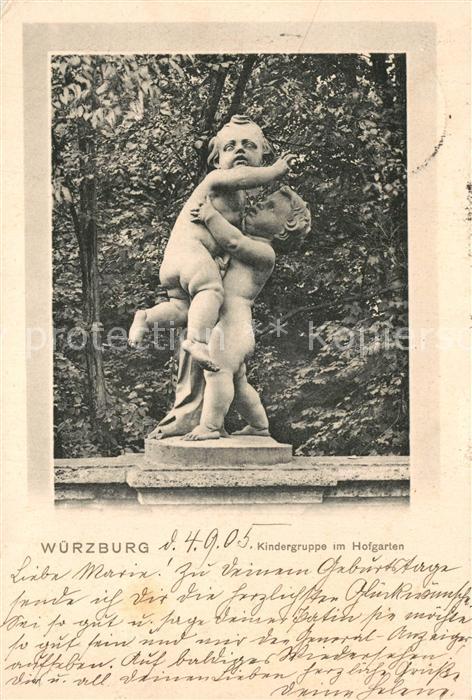Wuerzburg Kindergruppe im Hofgarten Skulpturen