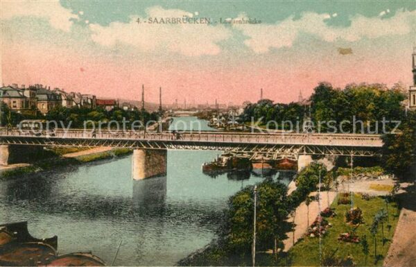 Saarbruecken Louisenbrücke über die Saar Frachtkähne