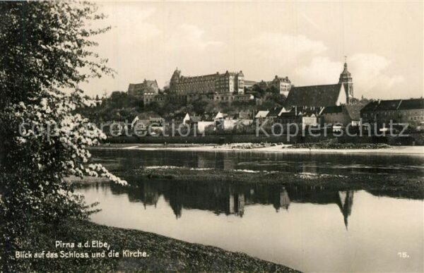Pirna Uferpartie an der Elbe Blick auf Schlos