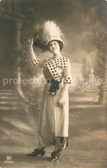 Foto KKGH Nr. 2378/4 Frau Hutmode