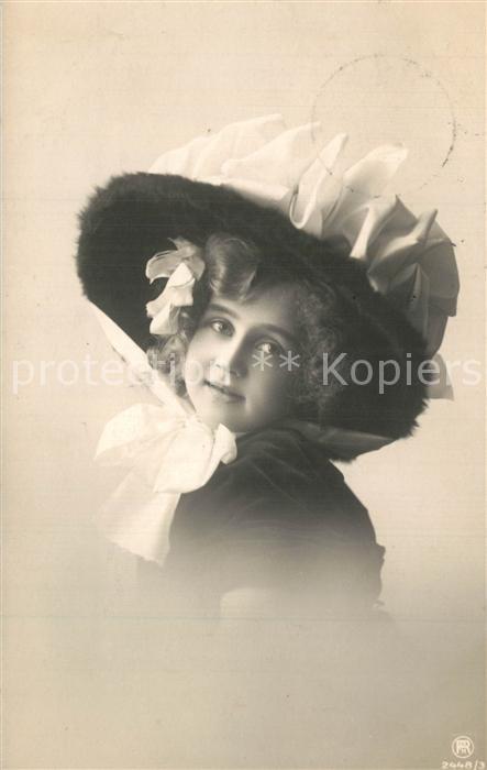 Foto RPH Nr. 2448/3 Kind Hutmode
