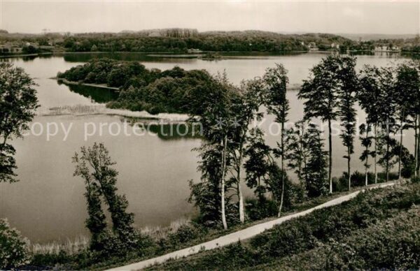 Malente-Gremsmuehlen Dieksee mit Inseln