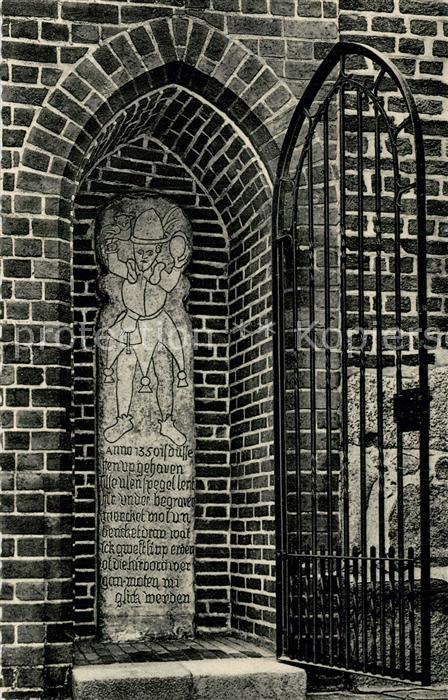 Moelln Lauenburg St Nicolai Kirche Eulenspiegel Grabstei