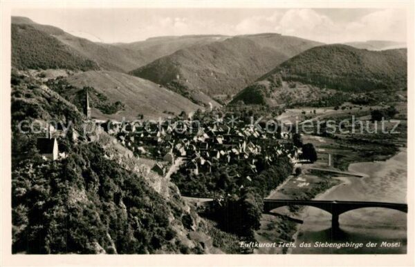 Treis-Karden Fliegeraufnahme Siebengebirge der Mosel
