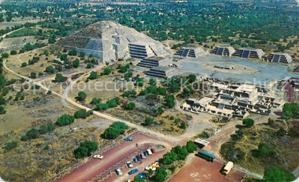 San Juan Teotihuacan Vista aerea de la Piramide de la Luna