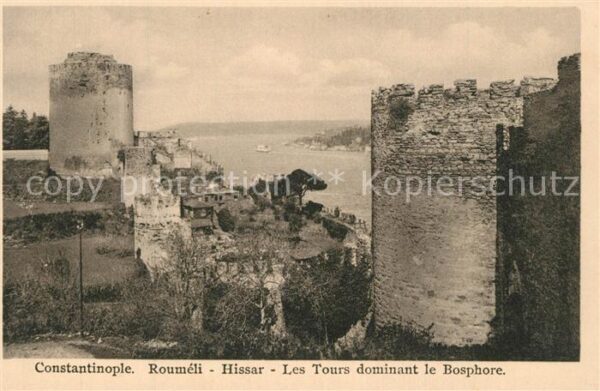 Constantinople Rouméli Hissar Tours dominant le Bospho