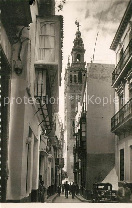 Sevilla Andalucia La Giralda desde la Calle de Placentine