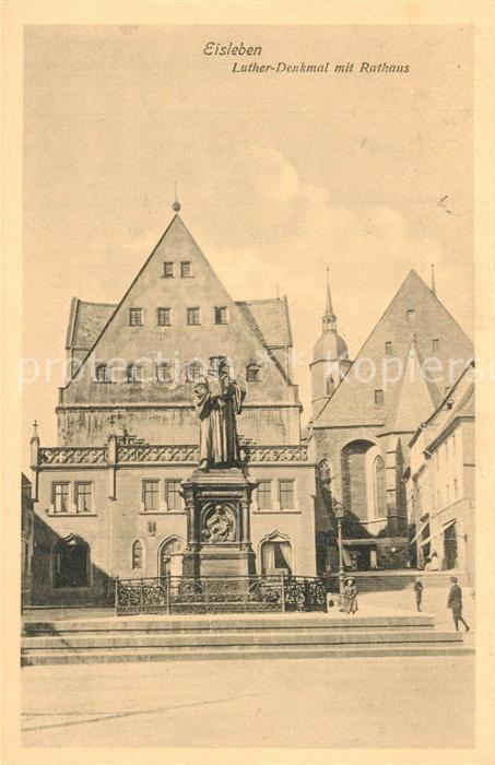 Eisleben Luther Denkmal mit Rathaus