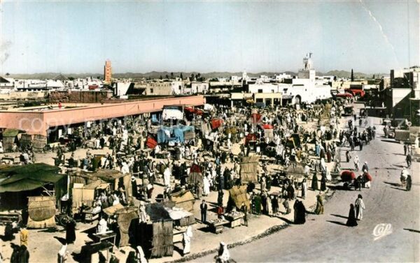 Marrakech Marrakesch Place Djemâa El Fna vers les Djebilets