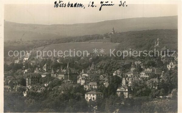 Wiesbaden Panorama Blick auf Neroberg und Russisc