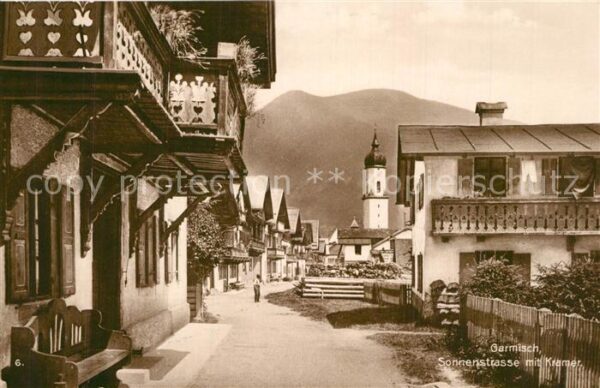 Garmisch-Partenkirchen Sonnenstrasse mit Kramer Blick zur Kirc