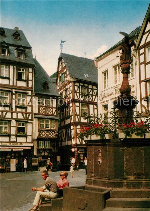 Bernkastel-Kues Altstadt Fachwerkhäuser Marktbrunnen