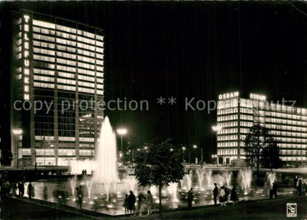 Berlin Ernst Reuter Platz Wasserspiele Nachtau