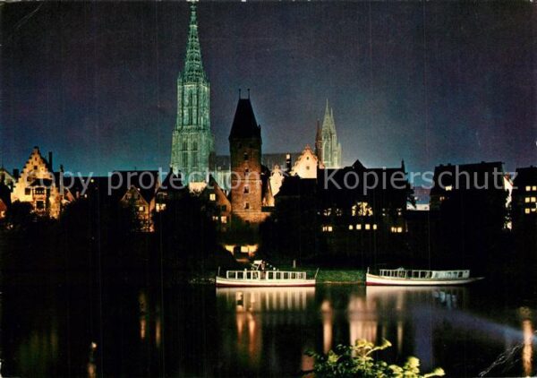 Ulm Donau Blick über die Donau zur Altstadt mit M
