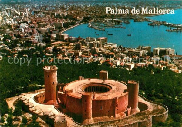 Palma de Mallorca Casillo de Bellver al fondo La Bahia vi