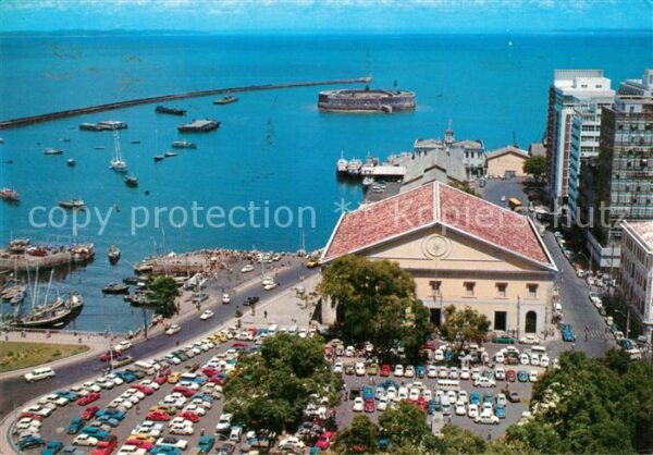 Salvador Praca Cairu com o famoso Mercado Modelo