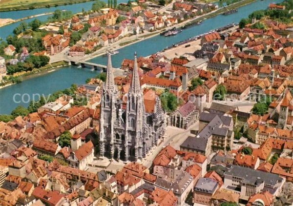 Regensburg Stadtzentrum Dom St Peter Fliegeraufnah