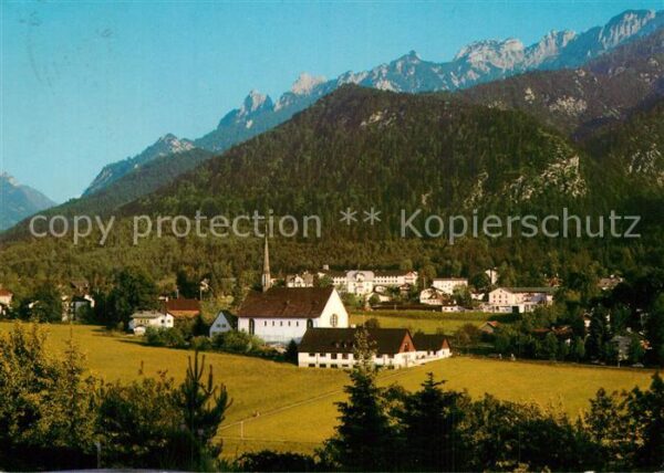 Bayerisch Gmain Ortsansicht mit Kirche Lattengebirge