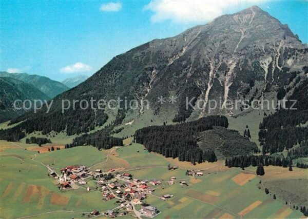 Berwang Tirol mit Thaneller Lechtaler Alpen Fliegerau