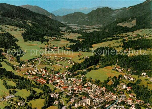Hermagor Kaernten Fliegeraufnahme mit Gitschtal und Gugge