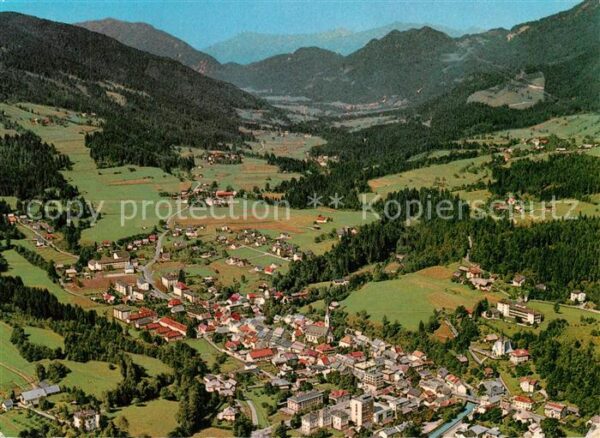Hermagor Kaernten Fliegeraufnahme mit Gitschtal und Gugge
