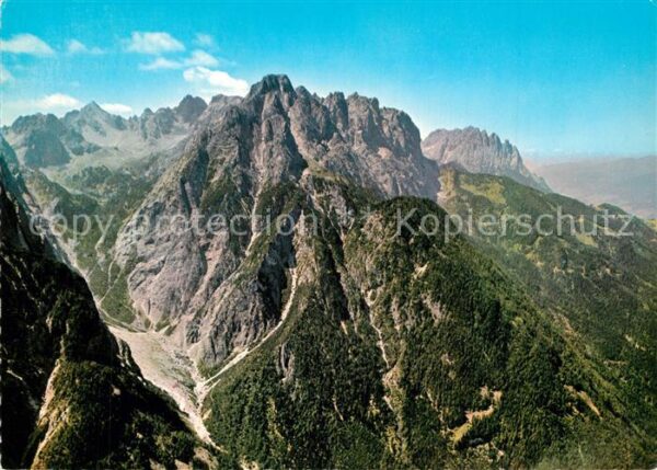 Karlsbader Huette Fliegeraufnahme Lienzer Dolomiten