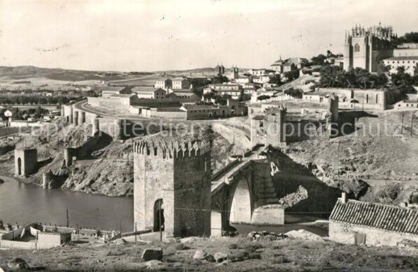 Toledo Castilla-La Mancha Puente de San Martin y vista parcial