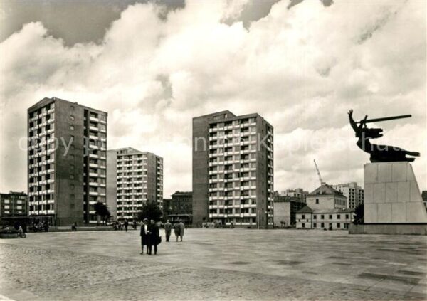 Warszawa Theaterplatz Denkmal der Helden Warscha