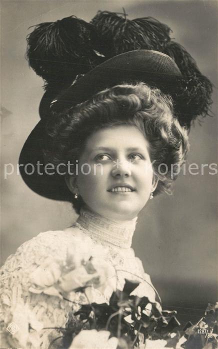 Hutmode Frau Foto-?PG-Nr. 1287/88