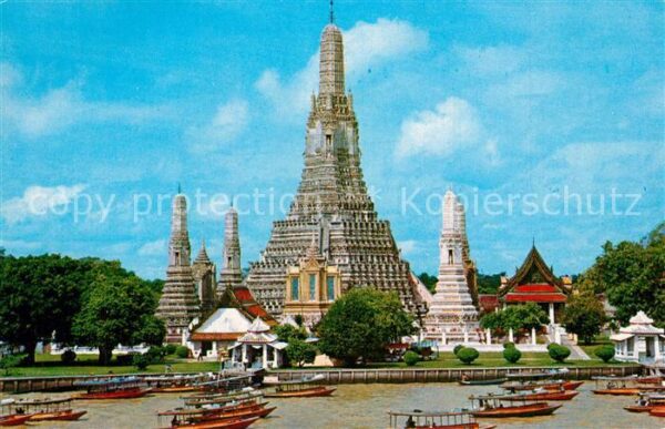 Thailand Wat Aroon Temple od Dawn