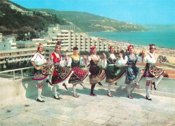 Albena Frauen in Tracht Volkstanz