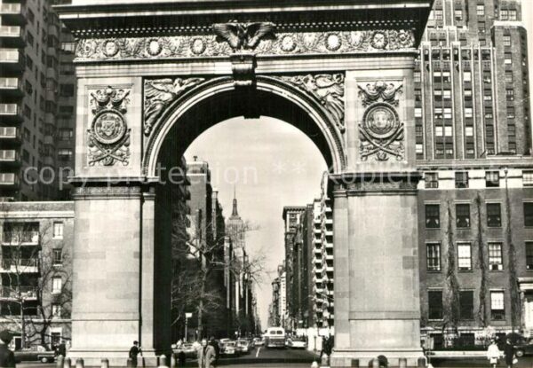 New York City Fifth Avenue Arch of Triumph in Washing