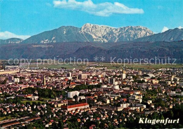 Klagenfurt Woerthersee Stadtpanorama mit Blick zum Hochobir Fl