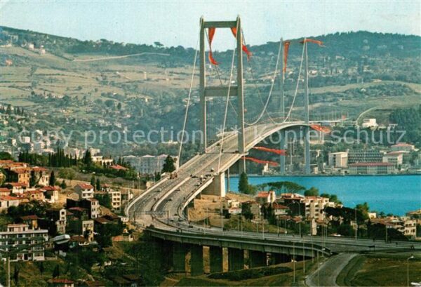 Istanbul Constantinopel Bogazici Köprüsünün Ortagköyden görünüs