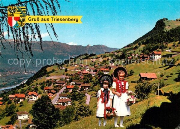 Triesenberg Panorama Trachtenmädchen