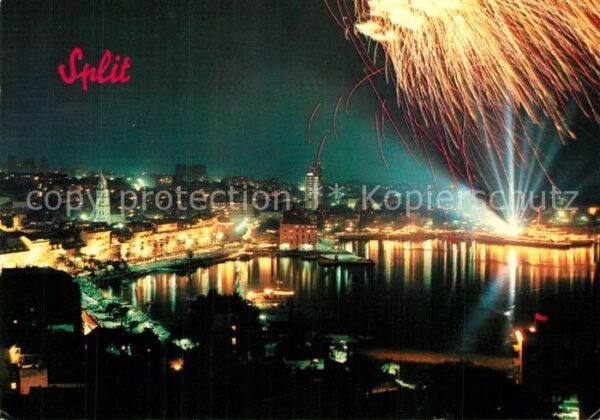 Split Spalato Hafen bei Nacht mit Feuerwerk