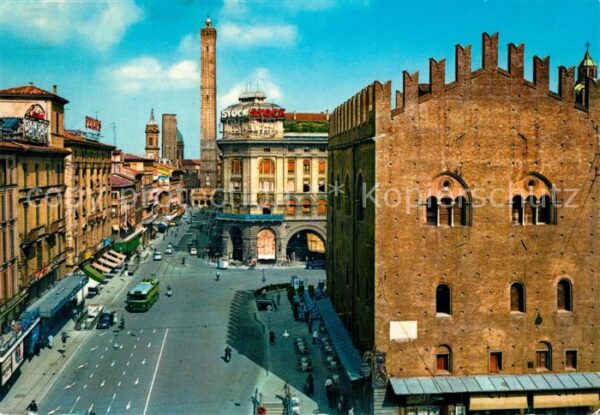 Bologna Via Rizzoli e Palazzo Ren Enzo