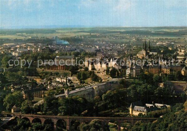 LUXEMBOURG  Luxemburg Fliegeraufnahme mit Viadukt