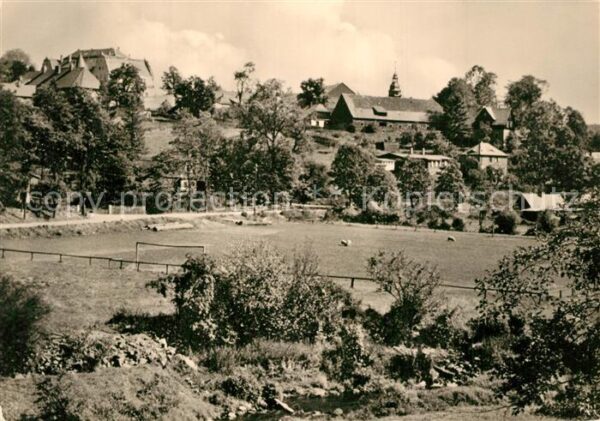 Poehl Vogtland Blick über den Sportplatz zum Ort