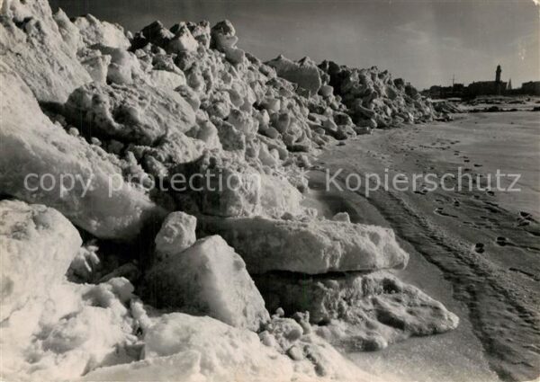 Warnemuende Ostseebad im Winter