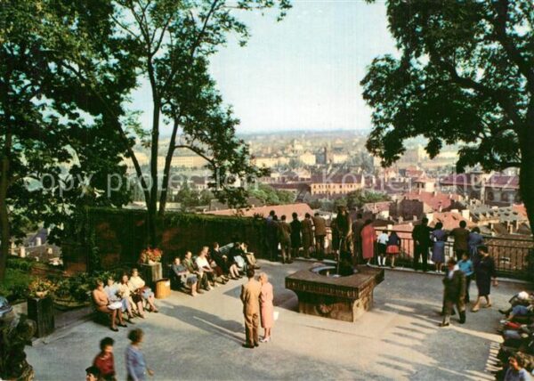 Praha Prahy Prague Blick auf die Stadt vom Paradiesgarten