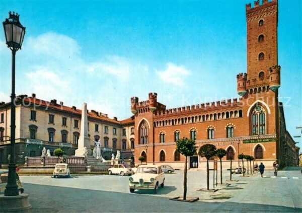 Asti Piazza Roma e Monumento al Risorgimento